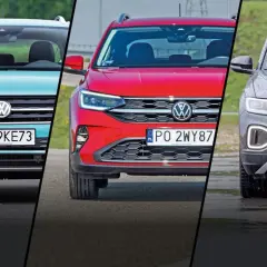 Trzy Volkswageny Cross: turkusowy, czerwony i szary, prezentują swoje przednie grille i światła.