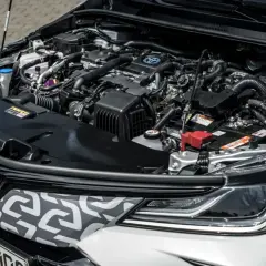 Silnik 1.5 VVT-i 125 KM w Toyocie. Opinie o jego pracy są zazwyczaj pozytywne, chwalony za niezawodność i oszczędność.