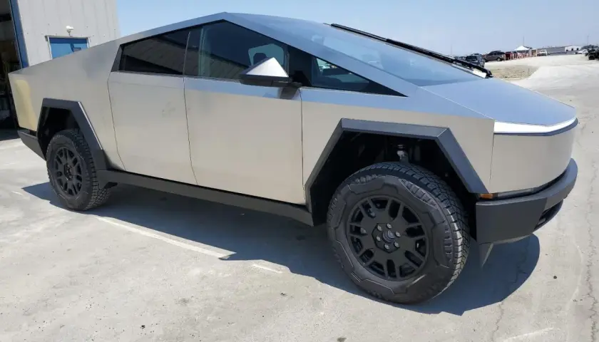 Cybertruck w Polsce: Ile naprawdę zapłacisz? Import krok po kroku