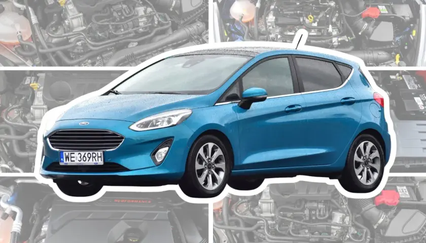 Niebieski Ford Fiesta MK8 z widocznym silnikiem pod maską.