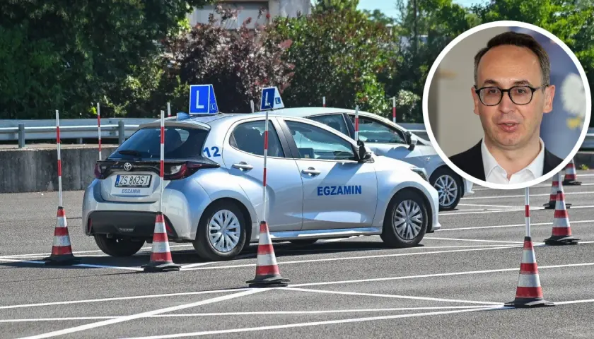 Egzamin na prawo jazdy w świetle nowych przepisów. Samochody z literą "L" na placu manewrowym.
