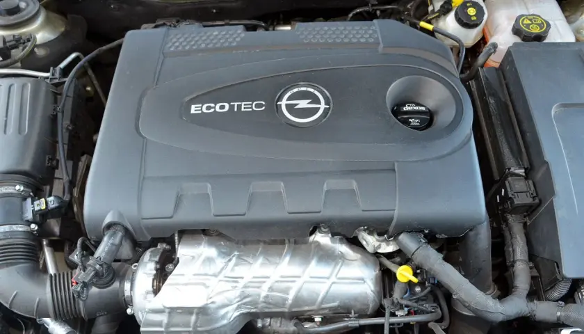 Silnik Ecotec w Oplu Insignia 2.0 CDTI. Wiele osób szuka opinii o tym silniku, a ten obraz pokazuje jego serce.