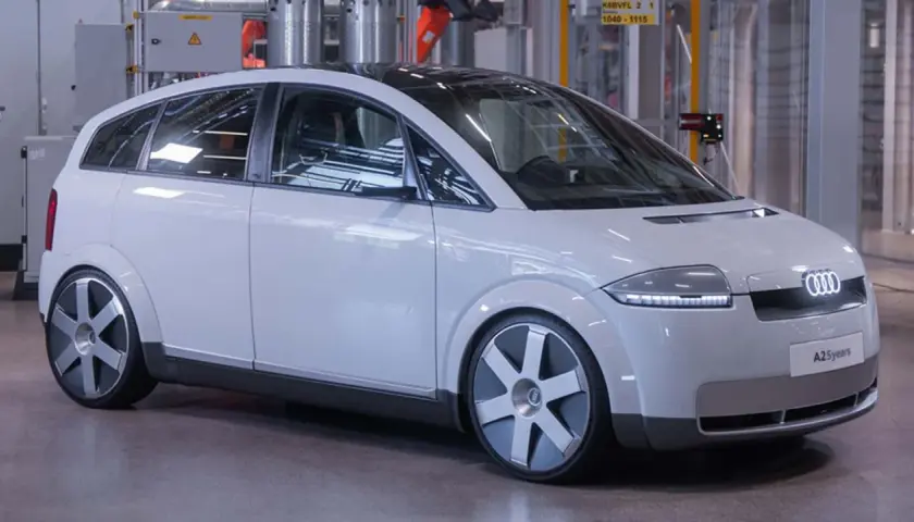 Biały Audi A2 z 2001 roku, z unikalnymi felgami i napisem "A25years" na przodzie.