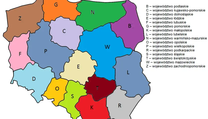 Mapa Polski z podziałem na województwa, gdzie każde ma przypisaną literę. Widać województwo mazowieckie (W) i śląskie (S). Wos rejestracja.