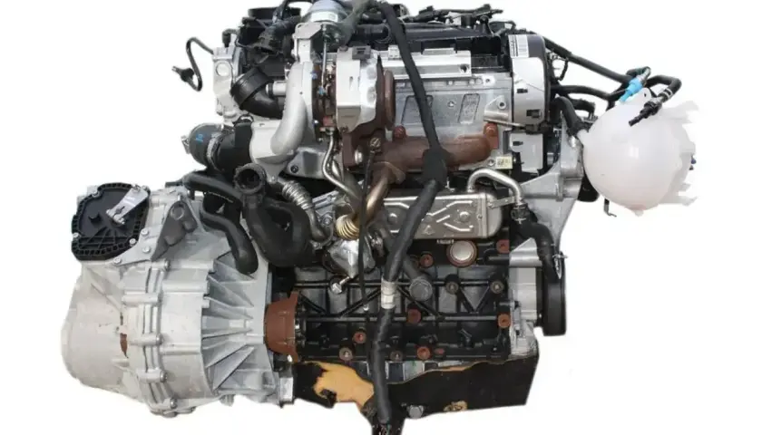 Silnik 1.6 TDI z turbosprężarką i skrzynią biegów, gotowy do montażu.