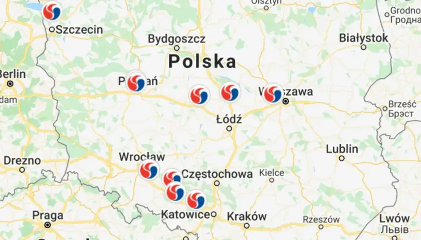 Mapa Polski z zaznaczonymi punktami. Widać autostradę A4, a także lokalizacje miast takich jak Katowice i Kraków, sugerujące opłaty.