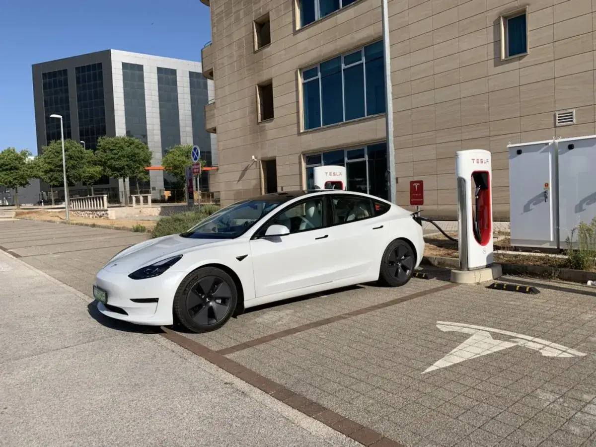 Tesla Model 3 moc konie mechaniczne
